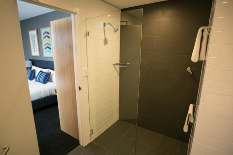 Alpha Hotel Eastern Creek - E Caravan Parks 33