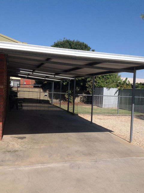 7 Melbourne Street - E Caravan Parks 2