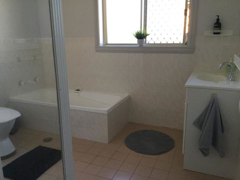 Tic Tac Toe Quality Accommodation - E Caravan Parks 15