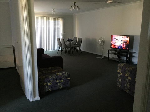 Tic Tac Toe Quality Accommodation - E Caravan Parks 14