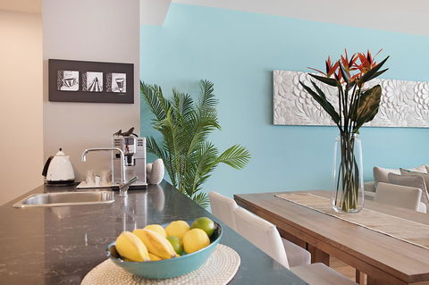 Arena Luxury Beachfront Apartment - E Caravan Parks 16