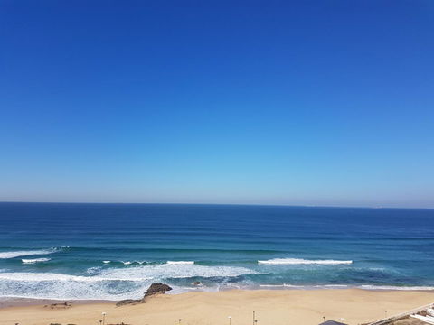 Arena Luxury Beachfront Apartment - E Caravan Parks 5