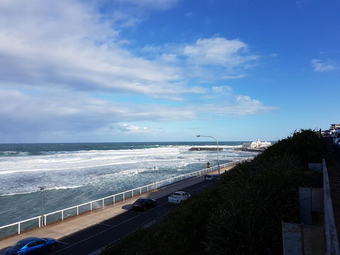 Arena Luxury Beachfront Apartment - E Caravan Parks 38