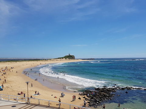 Arena Luxury Beachfront Apartment - E Caravan Parks 2