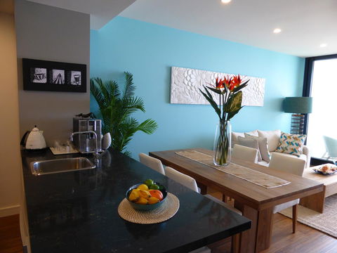 Arena Luxury Beachfront Apartment - E Caravan Parks 35