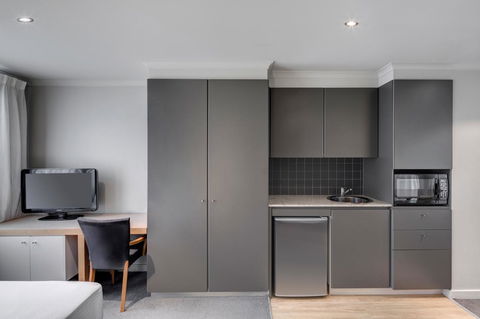 Adina Apartment Hotel Chippendale - E Caravan Parks 17