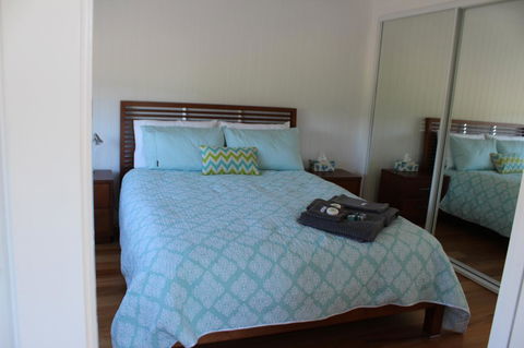 Red Waratah - E Caravan Parks 6