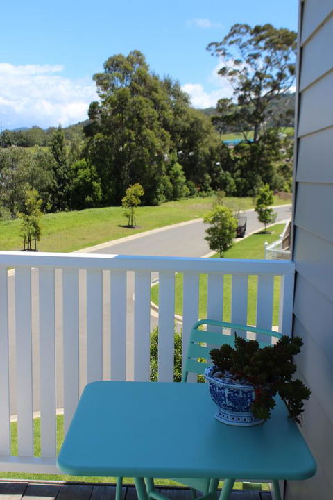 Red Waratah - E Caravan Parks 1