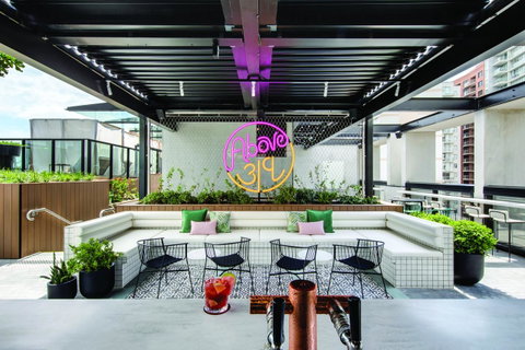 Vibe Hotel Sydney Darling Harbour - E Caravan Parks 6