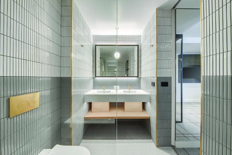 Vibe Hotel Sydney Darling Harbour - E Caravan Parks 27
