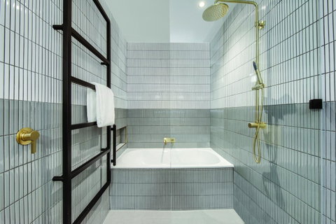 Vibe Hotel Sydney Darling Harbour - E Caravan Parks 26