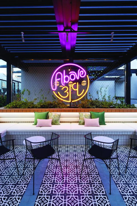 Vibe Hotel Sydney Darling Harbour - E Caravan Parks 5