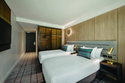 Vibe Hotel Sydney Darling Harbour - E Caravan Parks 13