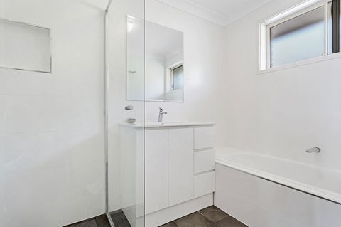 Foreshore Drive, 123, Sandranch - E Caravan Parks 14