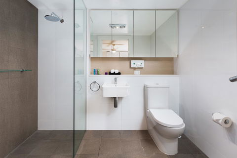 Hamilton Executive Apartments - E Caravan Parks 19