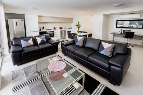 Hamilton Executive Apartments - E Caravan Parks 35