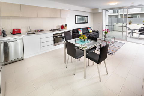 Hamilton Executive Apartments - E Caravan Parks 30