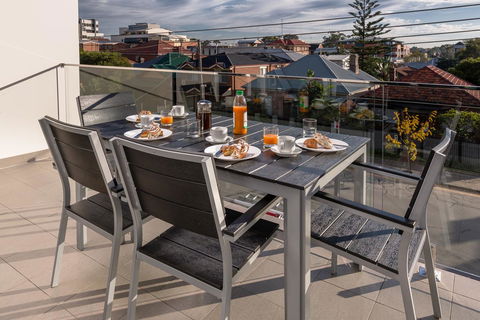 Hamilton Executive Apartments - E Caravan Parks 1