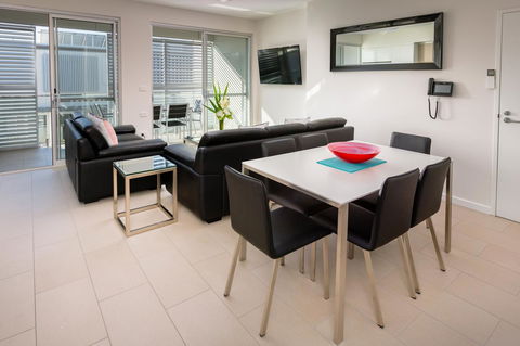 Hamilton Executive Apartments - E Caravan Parks 22