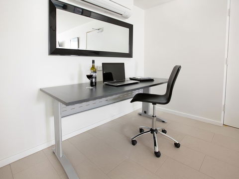 Hamilton Executive Apartments - E Caravan Parks 34