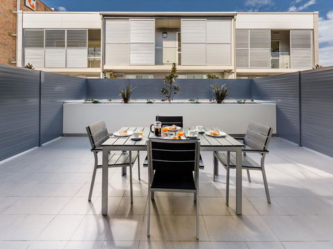 Hamilton Executive Apartments - E Caravan Parks 4