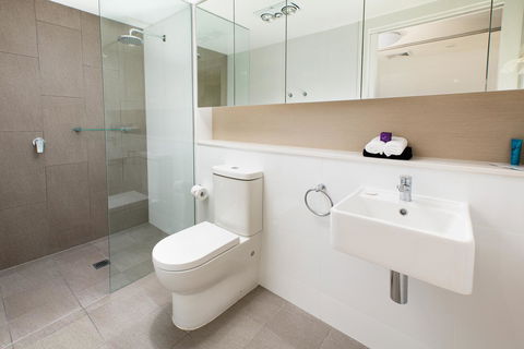 Hamilton Executive Apartments - E Caravan Parks 14