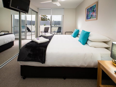 Hamilton Executive Apartments - E Caravan Parks 32