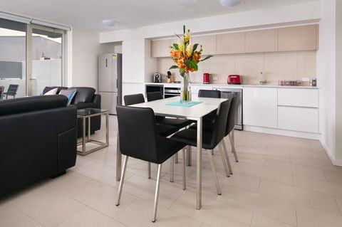 Hamilton Executive Apartments - E Caravan Parks 6