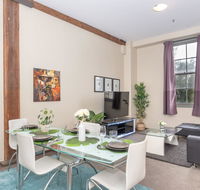 Classic 2 BR Apt in Pyrmont - E Caravan Parks