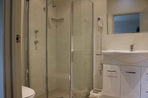 Beaches Apartments Merimbula - E Caravan Parks 18