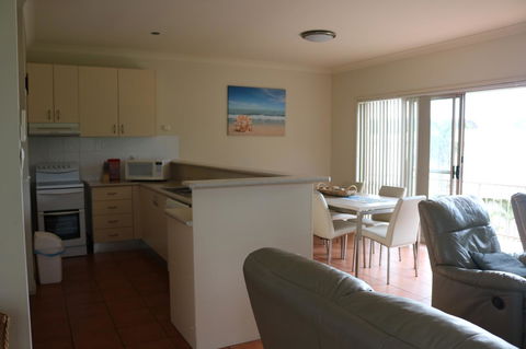 Beaches Apartments Merimbula - E Caravan Parks 17