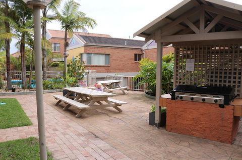 Beaches Apartments Merimbula - E Caravan Parks 11