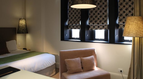Perry Street Hotel - E Caravan Parks 2