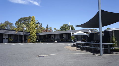 Highway Motor Inn Taree - E Caravan Parks 29