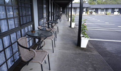 Highway Motor Inn Taree - E Caravan Parks 1