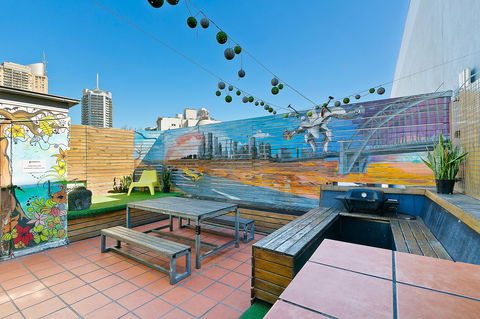 Mad Monkey Downtown - E Caravan Parks 6