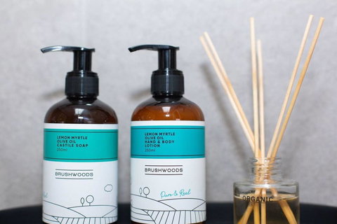 Belisi Farmstay Cottage - E Caravan Parks 11