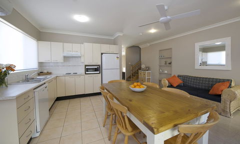 Marty's @ Little Beach - E Caravan Parks 10