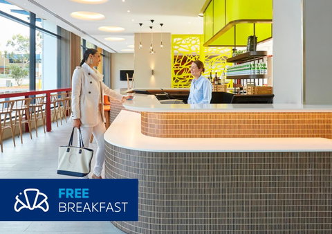 Holiday Inn Express Sydney Macquarie Park, An IHG Hotel - E Caravan Parks 1