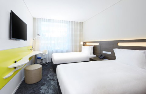 Holiday Inn Express Sydney Macquarie Park, An IHG Hotel - E Caravan Parks 27