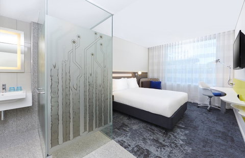 Holiday Inn Express Sydney Macquarie Park, An IHG Hotel - E Caravan Parks 40