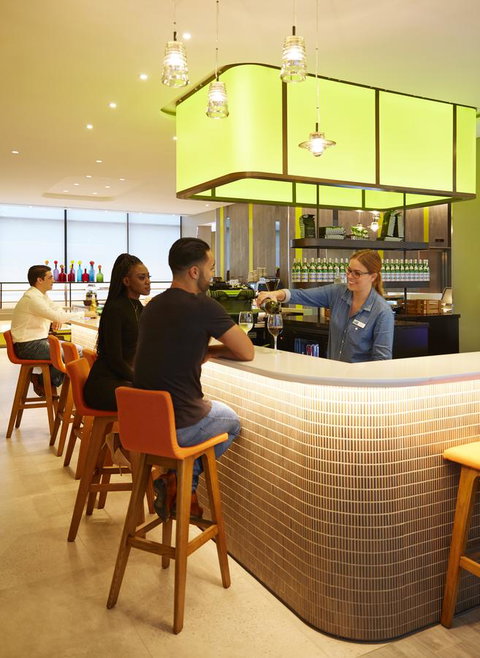 Holiday Inn Express Sydney Macquarie Park, An IHG Hotel - E Caravan Parks 6