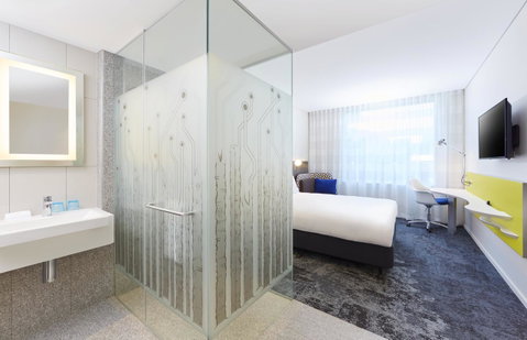 Holiday Inn Express Sydney Macquarie Park, An IHG Hotel - E Caravan Parks 41