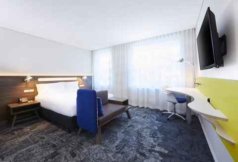Holiday Inn Express Sydney Macquarie Park, An IHG Hotel - E Caravan Parks 38
