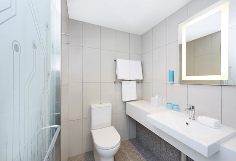 Holiday Inn Express Sydney Macquarie Park, An IHG Hotel - E Caravan Parks 42