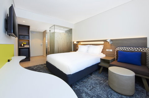 Holiday Inn Express Sydney Macquarie Park, An IHG Hotel - E Caravan Parks 26