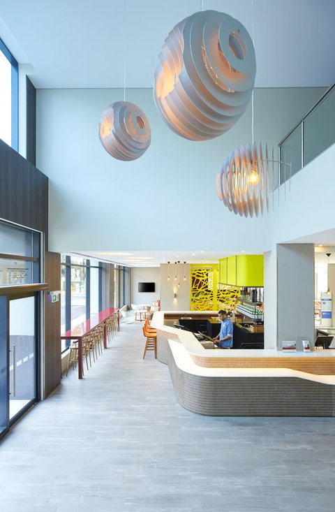 Holiday Inn Express Sydney Macquarie Park, An IHG Hotel - E Caravan Parks 12