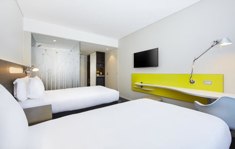 Holiday Inn Express Sydney Macquarie Park, An IHG Hotel - E Caravan Parks 39