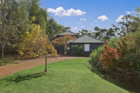 Mountainside B & B - E Caravan Parks 22