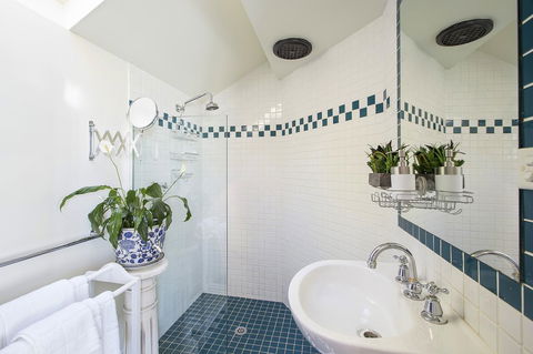 Mountainside B & B - E Caravan Parks 19